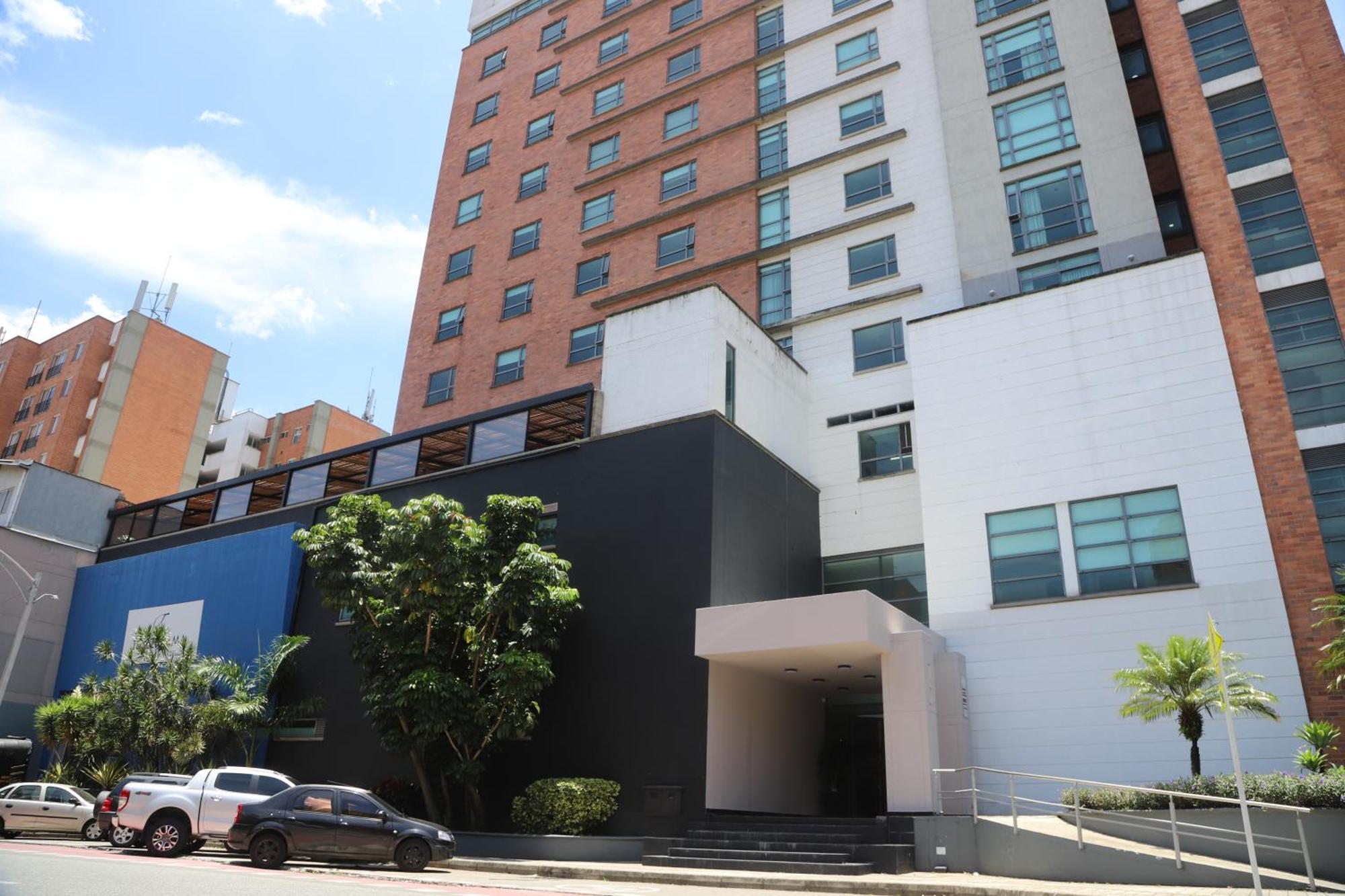 Tequendama Hotel Medellin - Estadio Bagian luar foto