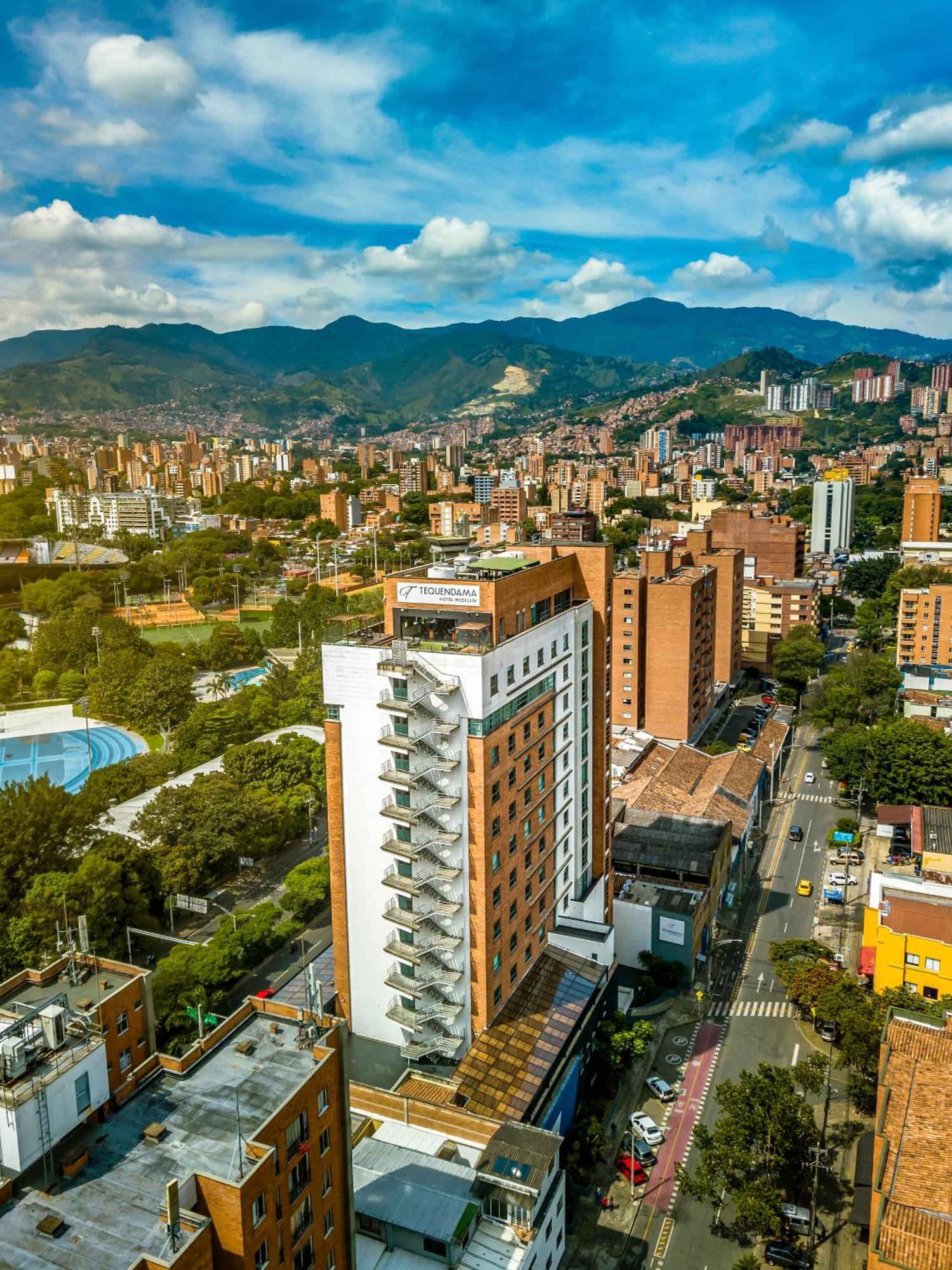 Tequendama Hotel Medellin - Estadio Bagian luar foto