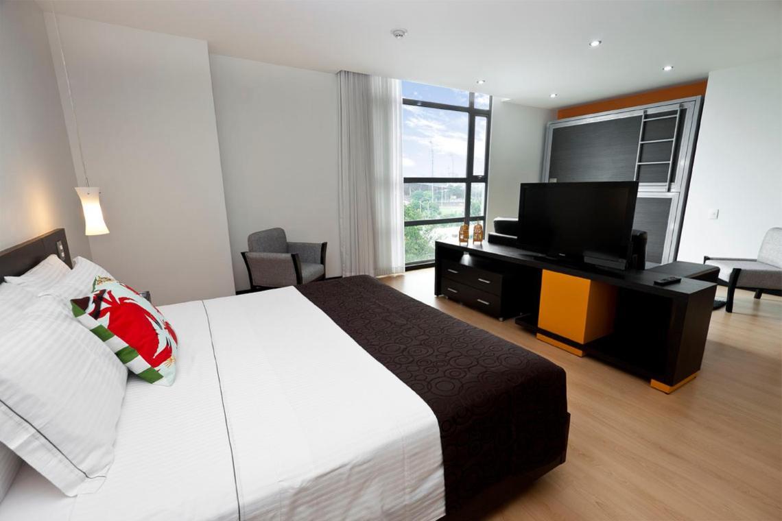 Tequendama Hotel Medellin - Estadio Bagian luar foto