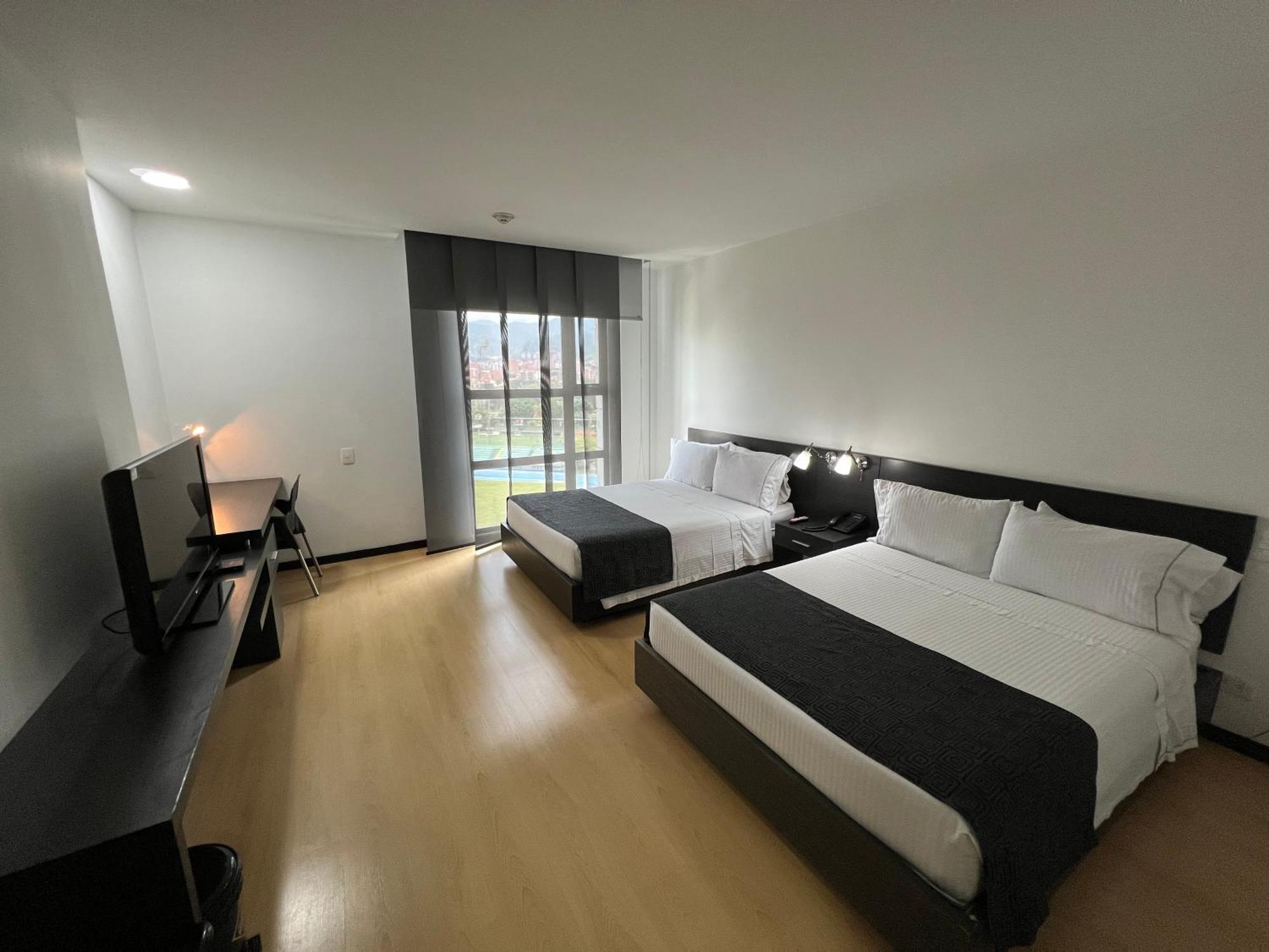 Tequendama Hotel Medellin - Estadio Bagian luar foto